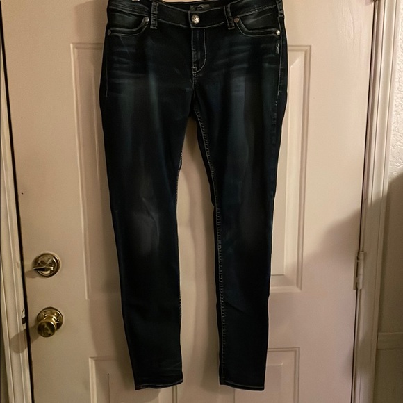 Silver Jeans - Picture 3 of 6